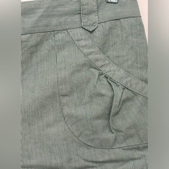 Anthropologie Elevenses Seersucker shorts. Size 10 - Picture 2 of 9